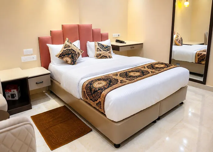 Hotel Anant Inn Varanasi