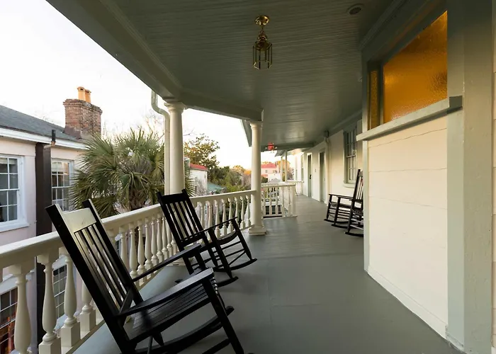 The Nicholas Veranda King Suite - Walk To King Charleston