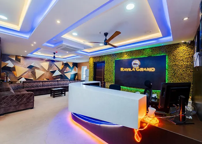 Ravila Grand Hotel Lingampalli