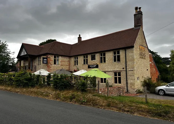 Bath Arms Shearwater Near Longleat Hotel Warminster