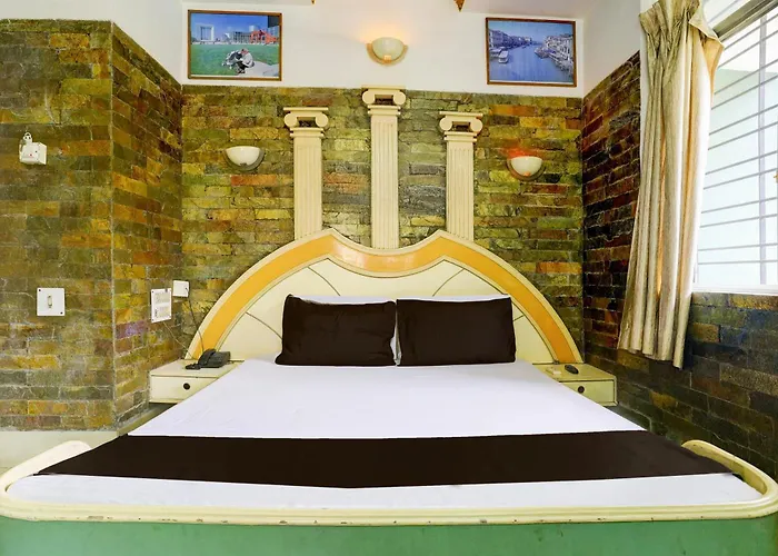 Hotel O Samrat Nashik