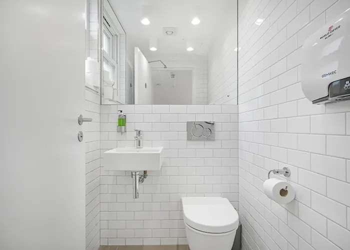 Spacious Private Rooms Near Central London