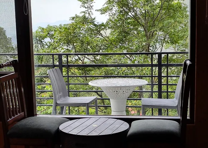 Whispering Woods Homestay Kasauli !!