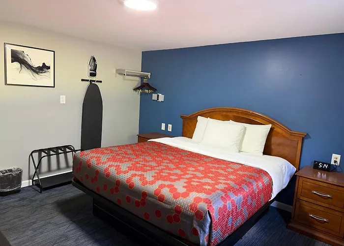 Chaplin Inn & Suites