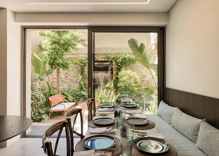 The Nixon Luxury Suites And Apartment Hotel Athens