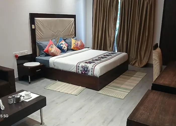 Hotel Amazone Residency Dlf Phase 3 Gurgaon