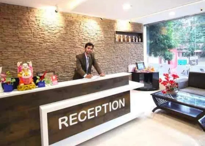 Hotel O Vansh Palace Raipur 