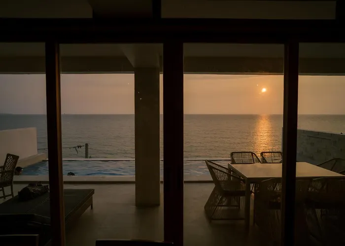 Palms La Union Beachfront Suites San Juan 
