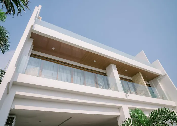 Palms La Union Beachfront Suites San Juan 