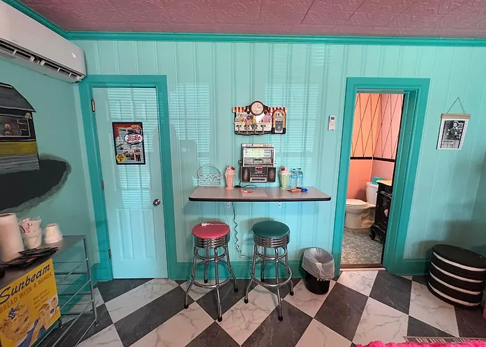 Historic Ziegler Inn And Suites With Whimsical Themed Rooms New Bern