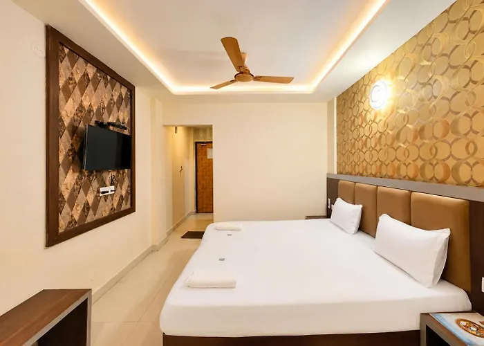 Shree Gopal - Sea Facing Rooms In Golden Beach - With Parking, Restaurant, Affordable Stay Puri