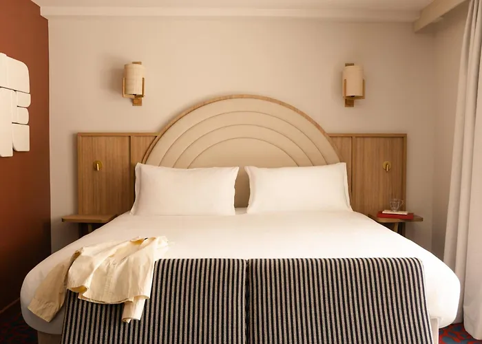 Hotel Ventura Saint-Tropez, Tapestry Collection By Hilton