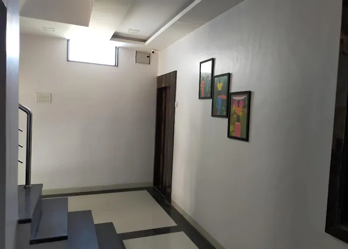 Hotel Sr Executive, Akola