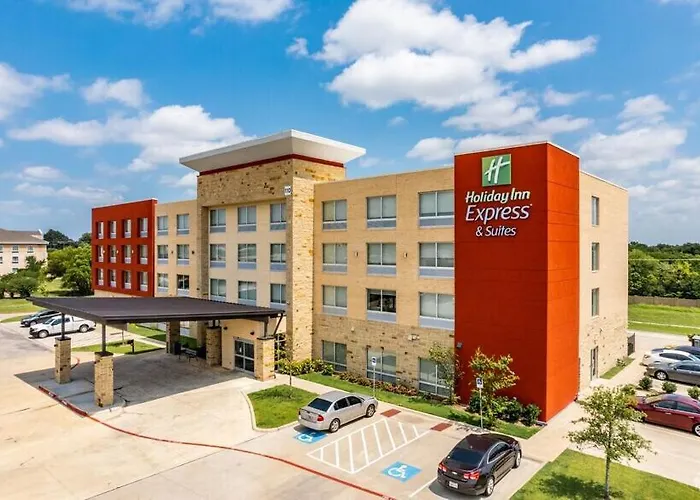 Holiday Inn Express & Suites Forney