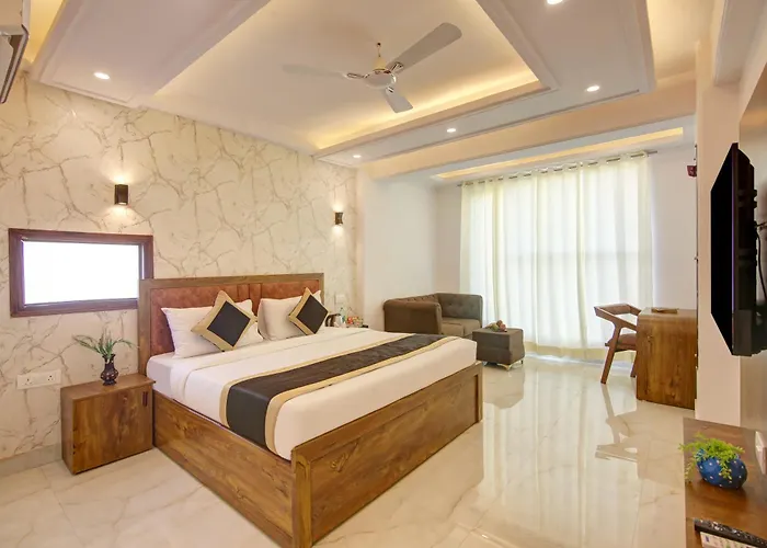 Hotel The Emporio Grand 5 Mints Walking From Vaishali Metro Station Ghaziabad