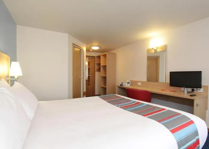 Travelodge Stonehouse Claypits