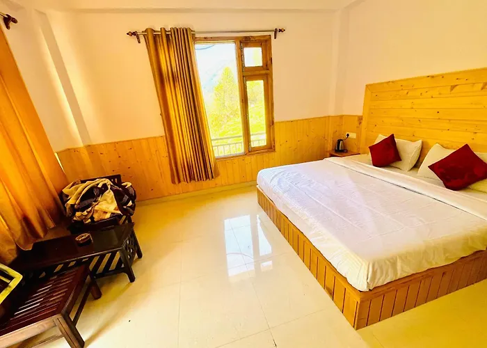Prince Hills Jibhi Shoja