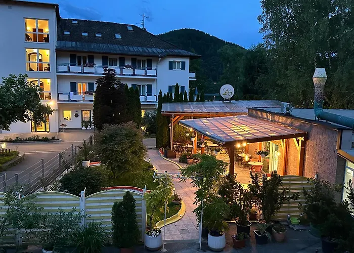 Loving Hut Pension & Vegan Restaurant St. Kanzian am Klopeiner See