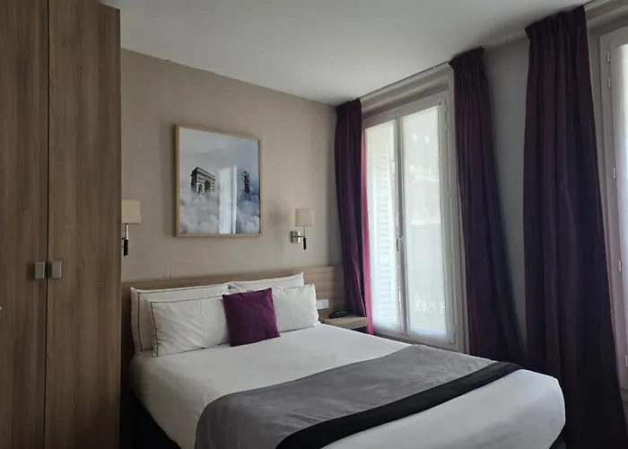 Magda Champs Elysees Paris