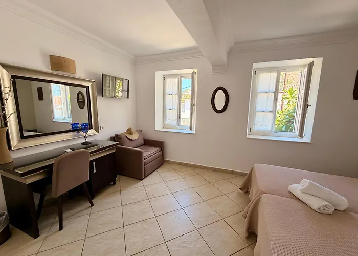 Mistral Hotel Hydra 