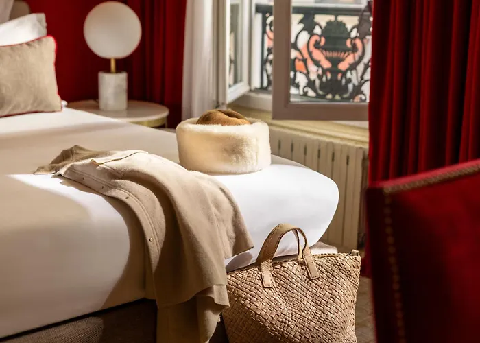 Hotel Des Deux Continents Paris