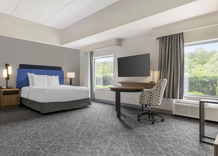 Hampton Inn & Suites Pittsburgh-Meadow Lands Washington