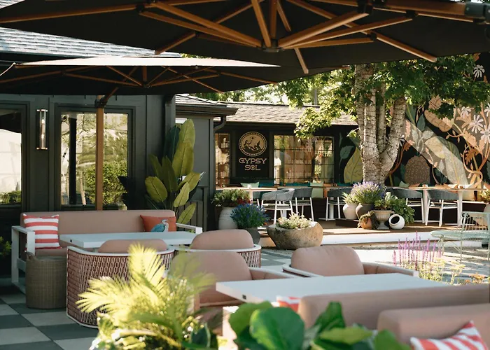 Uncommoner Hotel By Reverie Boutique Collection West Yarmouth