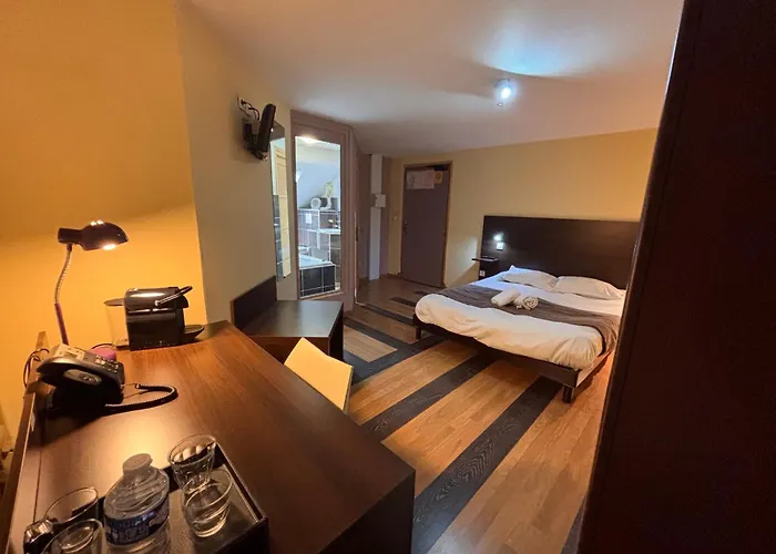 Hotel La Tour Des Lys à Maubeuge