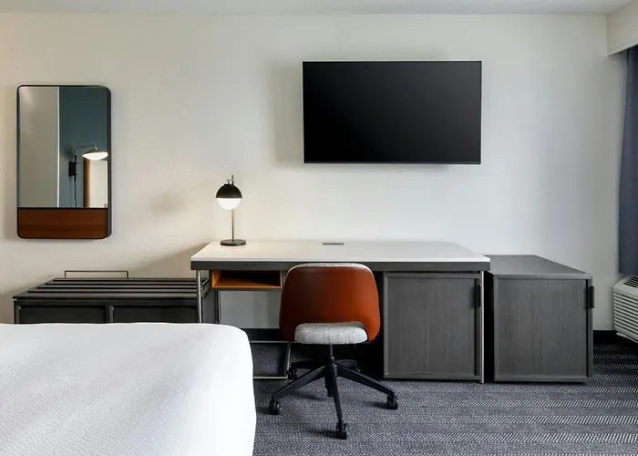 Courtyard By Marriott Wichita East Hotel