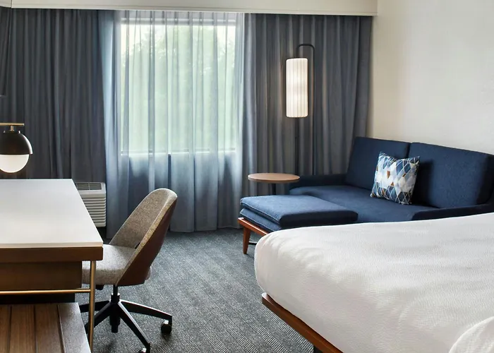 Courtyard By Marriott Wichita East Hotel