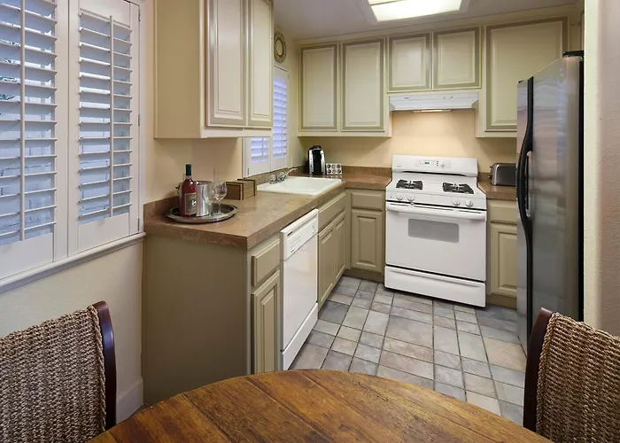 Pelican Inn & Suites Cambria