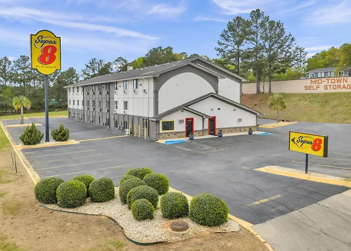 Super 8 By Wyndham Warner Robins Motel