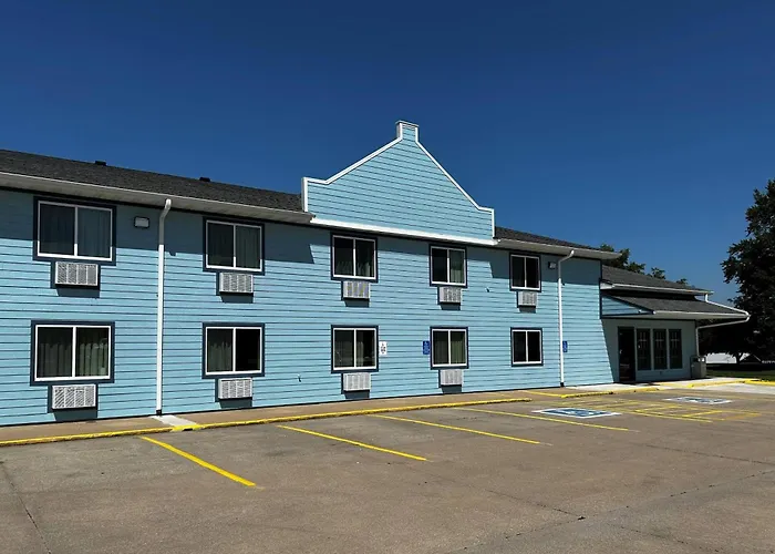 Super 8 By Wyndham Pella Motel