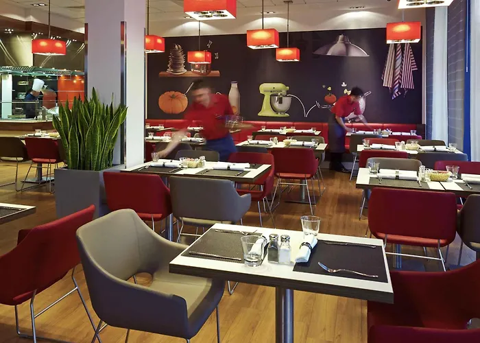 Ibis Warszawa West Station Hotel