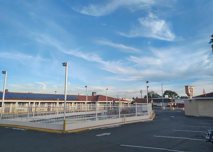 Holiday Motel Oakdale