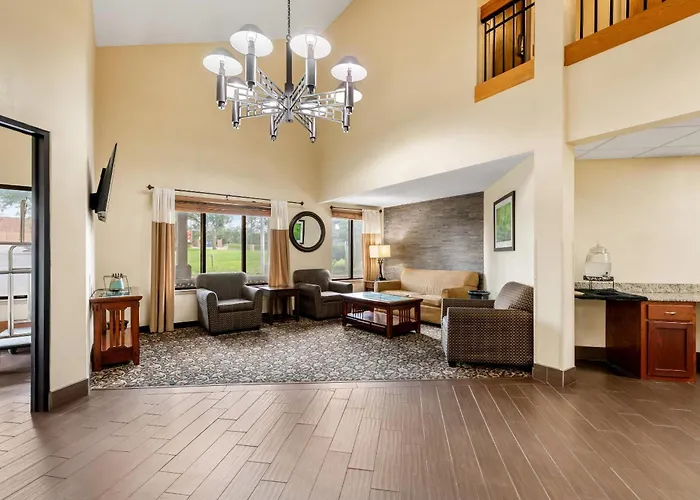 Quality Inn & Suites Lawrence - University Area