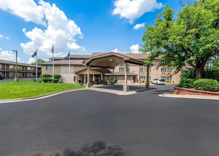 Quality Inn & Suites Lawrence - University Area