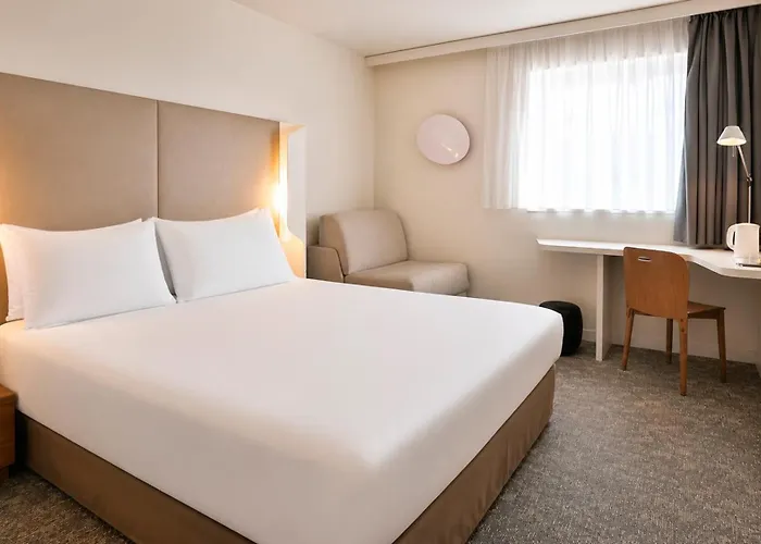 Campanile Prime - La Roche Sur Yon Centre Gare Hotel
