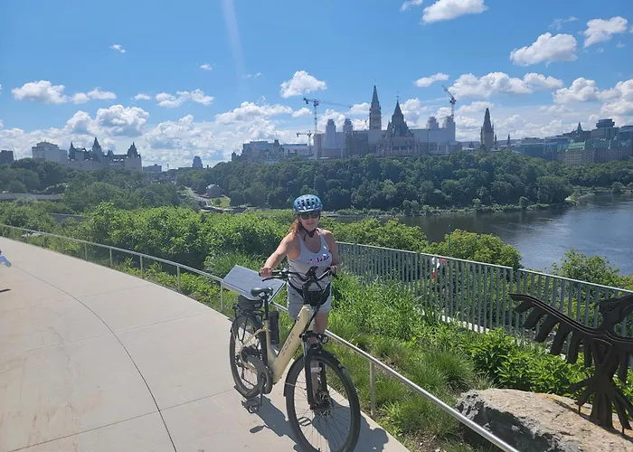 Kokomo Inn Bed And Breakfast Ottawa-Gatineau'S Only Tropical Riverfront B&B On The National Capital Cycling Pathway Route Verte #1 - For Adults Only - Chambre D'Hotes Tropical Aux Berges Des Outaouais Bnb #17542O