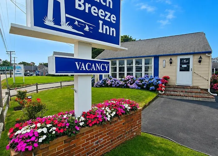 A Beach Breeze Inn West Harwich
