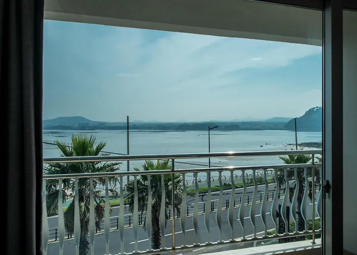 Breeze Bay Hotel Seogwipo