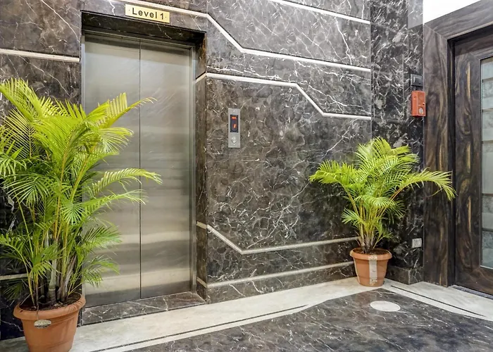 Super Townhouse Oak Regal Inn Near Sant Tukaram Nagar Metro Station Pimpri-Chinchwad