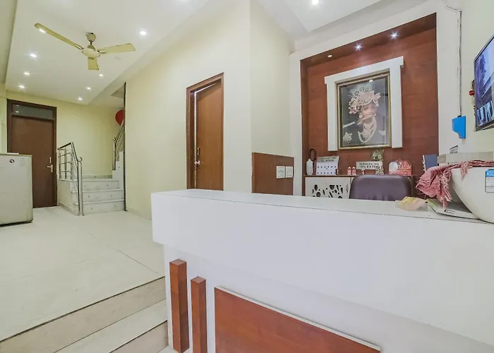 Hotel O Shyam Palace Near New Delhi Railway Station