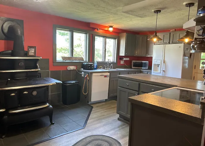 Timber Post Bed & Breakfast Nashua