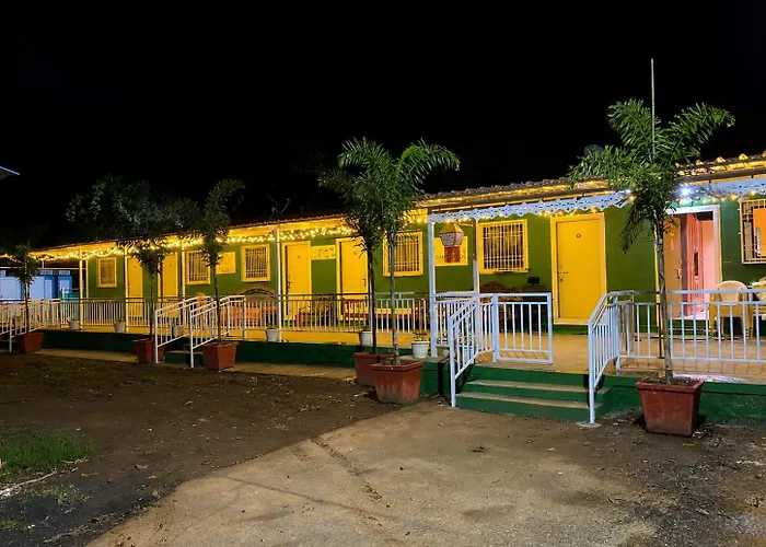 Green Fog Guesthouse Lonavala