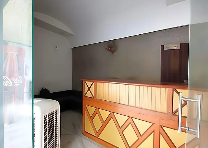 Hotel Eminent Agra 