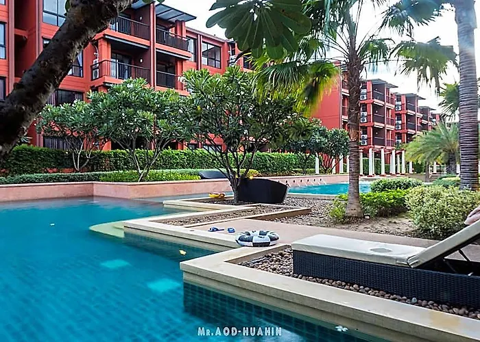 Bluroc Huahin Pool View Hotel