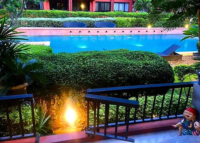 Bluroc Huahin Pool View Hotel
