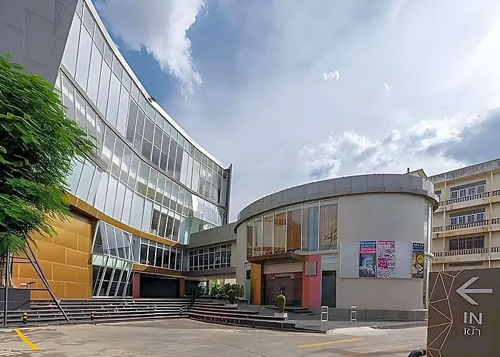 Aspira Petchkasem Hotel กรุงเทพมหานคร