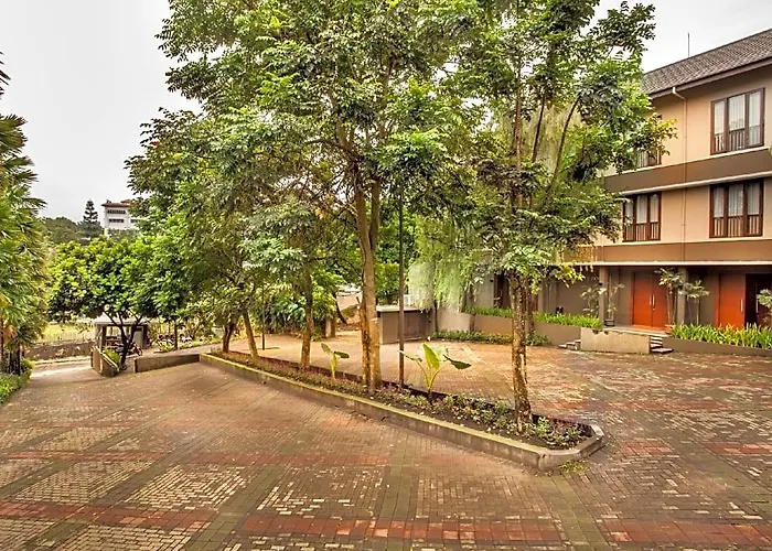 Summer Hill Private Villas & Family Hotel Bandung
